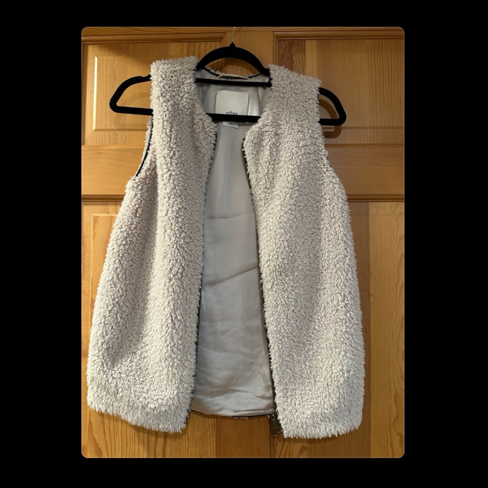 Wilfred Long Fuzzy Vest – XXS – Soft Beige – Aritzia